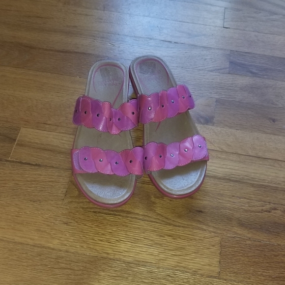 Dansko Shoes - NWOT Barbie Pink Dansko Wedge Sandal